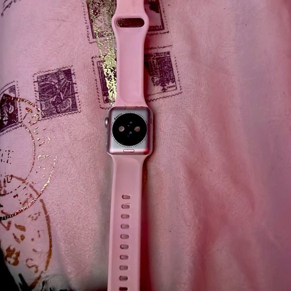 apple watch series 3 ! barely used !! DOES NOT COME WITH WHITE BAND , black - Picture 4 of 4